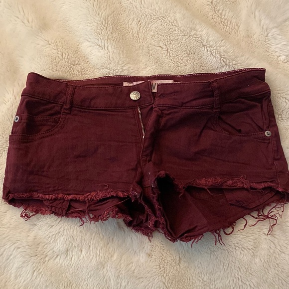 Brandy Melville Pants - Brandy Melville low rise maroon shorts